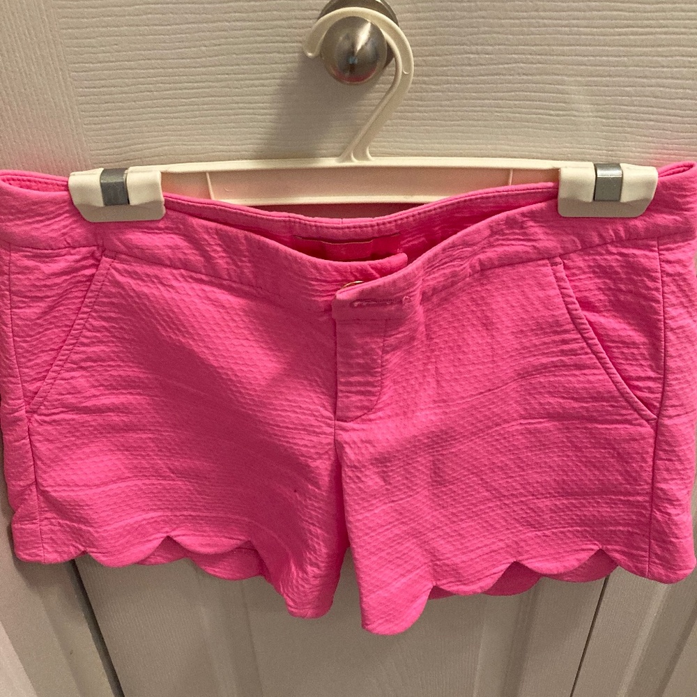 Lilly Pulitzer Scalloped Hot Pink Shorts Size Small